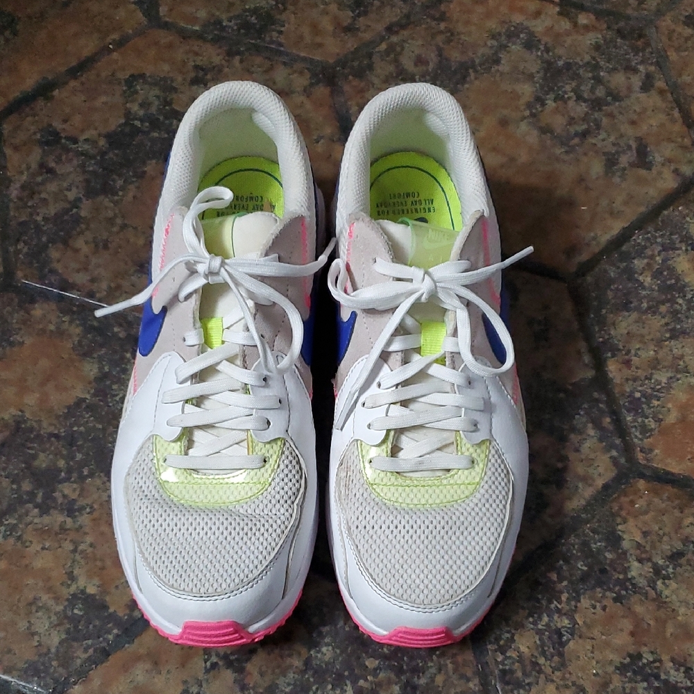 nike air max women's sneakers 8.5.  euc